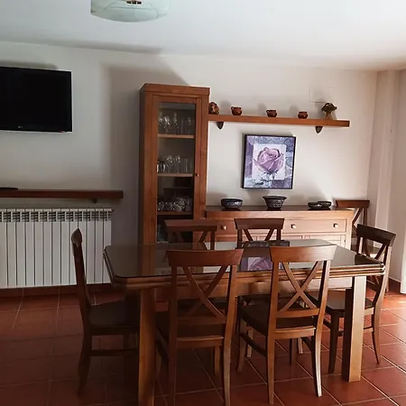 Holiday home Casa De La Calle El Pozo Pina de Montalgrao
